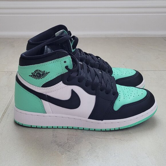 Nike Air Jordan 1 Retro High OG GS White Black Green Glow Size 5.5Y/7W - Picture 8 of 10